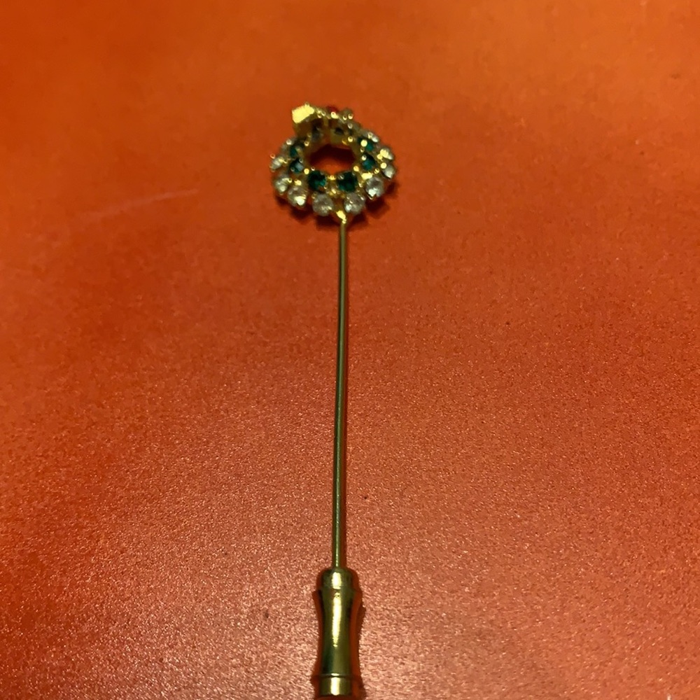 Vintage Wreath Stickpin - Picture 6 of 6